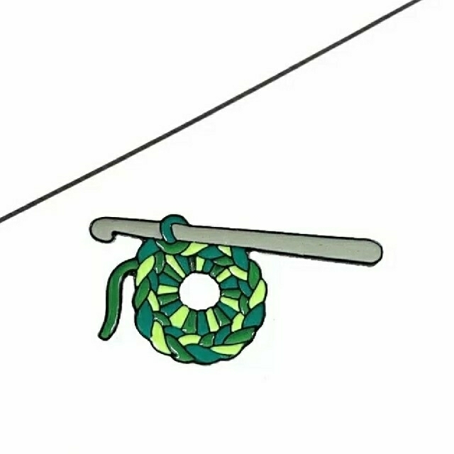 ピンバッジ「かぎ針編み、グリーン」 エンタメ/ホビーのアニメグッズ(バッジ/ピンバッジ)の商品写真