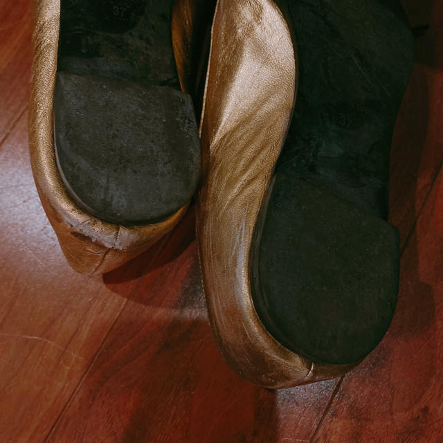 TOPSHOP(トップショップ)のゴールド　シューズ レディースの靴/シューズ(ローファー/革靴)の商品写真