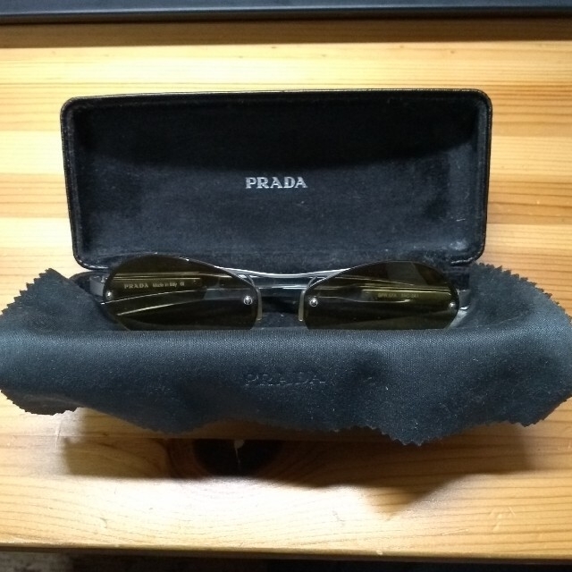 PRADA(プラダ)のプラダ　PRADA　サングラス　SPR 57A 2AC-2A1 メンズのファッション小物(サングラス/メガネ)の商品写真