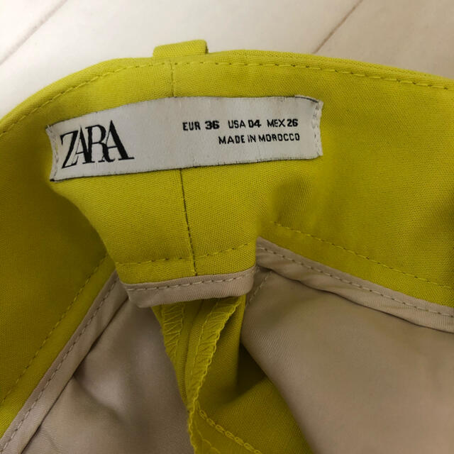 ZARA(ザラ)のZARA カラーパンツ レディースのパンツ(カジュアルパンツ)の商品写真