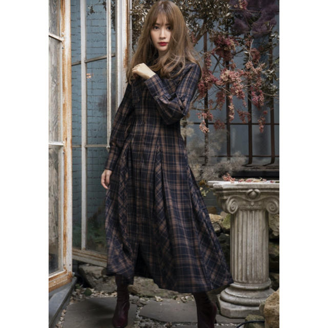 SNIDEL(スナイデル)の【新品】 herlipto  Pleated Pleats Long Dress レディースのワンピース(ロングワンピース/マキシワンピース)の商品写真