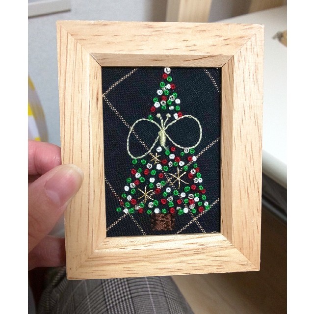ミナペルホネン クリスマスツリー 刺繍 ハンドメイド 壁掛け 写真立て
