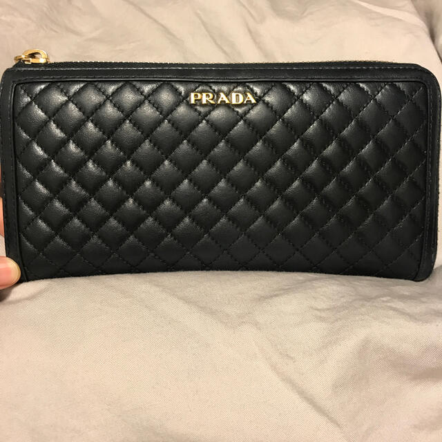 PRADA 財布 レディースのファッション小物(財布)の商品写真