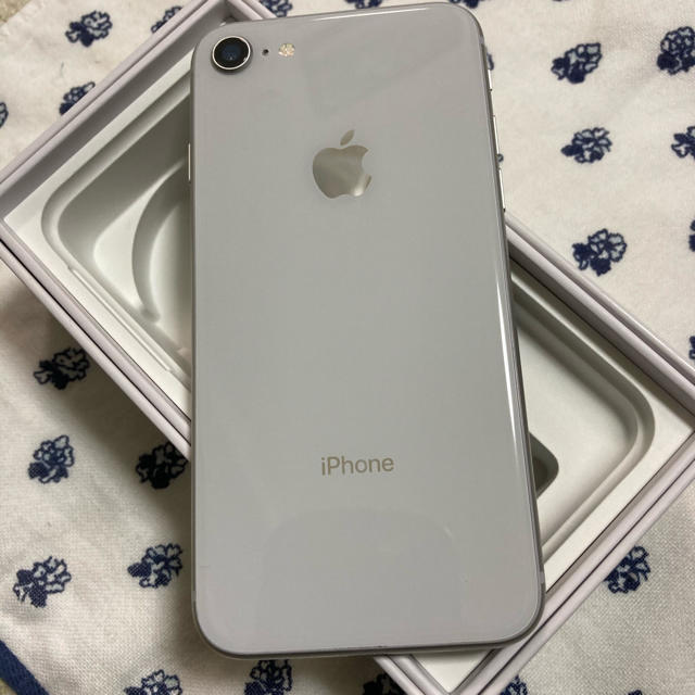 iPhone8ホワイト（64Gバイト）docomo