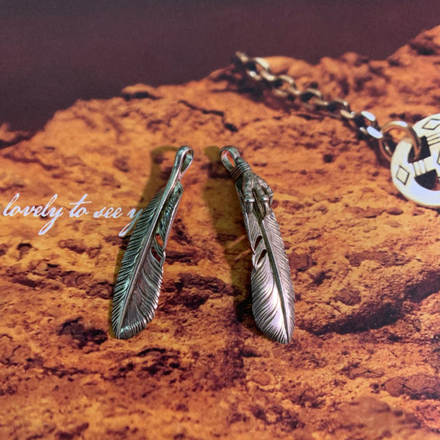 【12月スーパーSALE 15%OFF】 ARIZONA FREEDOM - arizonafreedom 50mm プレーン、銀爪コンビフェザー ネックレス