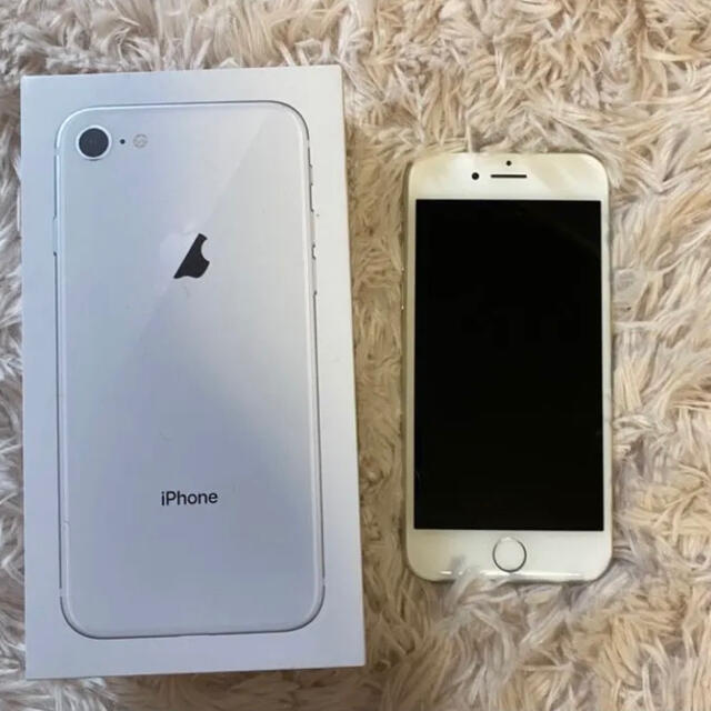 Apple iPhone8 64GB(シルバー)スマートフォン/携帯電話