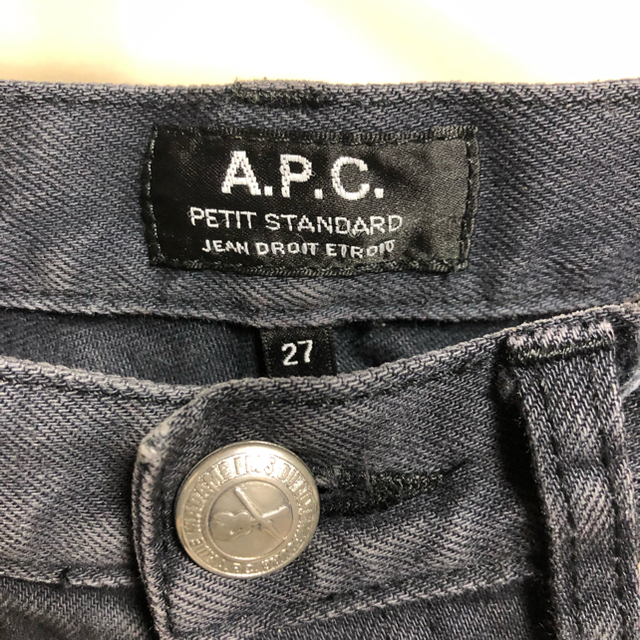 A.P.C(アーペーセー)のAPC スキニーデニム　petit standard　黒 27インチ メンズのパンツ(デニム/ジーンズ)の商品写真