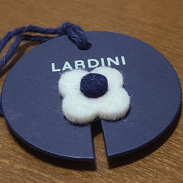 LARDINIラルディーニ　ブートニエール 3個セット メンズのファッション小物(その他)の商品写真
