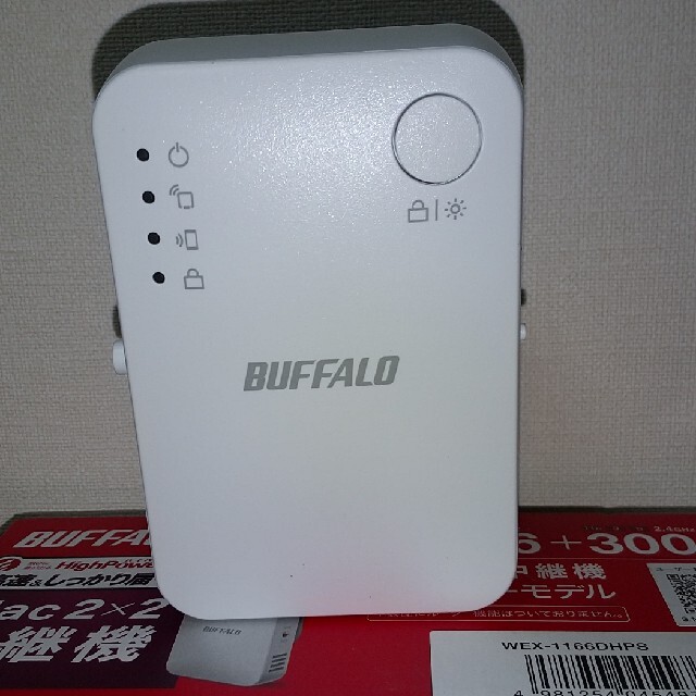 Buffalo(バッファロー)のwifi 中継機 WEX-1166DHPS スマホ/家電/カメラのPC/タブレット(PC周辺機器)の商品写真