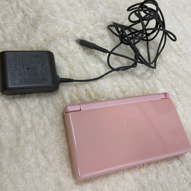 ニンテンドーDS(ニンテンドーDS)の任天堂DS lite ピンク エンタメ/ホビーのゲームソフト/ゲーム機本体(携帯用ゲーム機本体)の商品写真