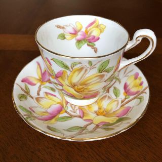 ロイヤルアルバート(ROYAL ALBERT)の【英国ビンテージ】ニューチェルシー★マグノリア★C/S(食器)