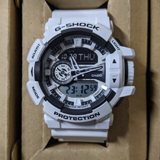 ジーショック(G-SHOCK)のg-shock　ga400-7Aホワイト(腕時計(デジタル))