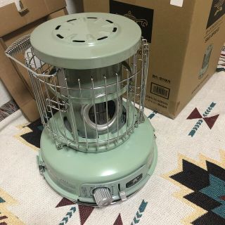 イワタニ(Iwatani)のたった１回使用　アラジン　ポータブルガスストーブ　SAG-BF02 グリーン(ストーブ/コンロ)