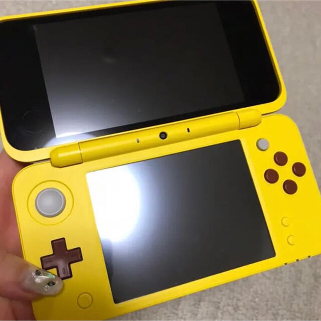 Newニンテンドー2DS LL ピカチュウ