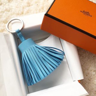 エルメス(Hermes)の新品未使用 HERMES エルメス カルメン セレステ タグあり(キーホルダー)