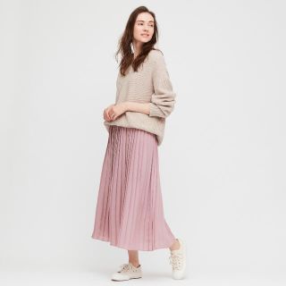 ユニクロ(UNIQLO)のシフォンプリーツロングスカート　ユニクロ　Uniqlo パープル(ロングスカート)