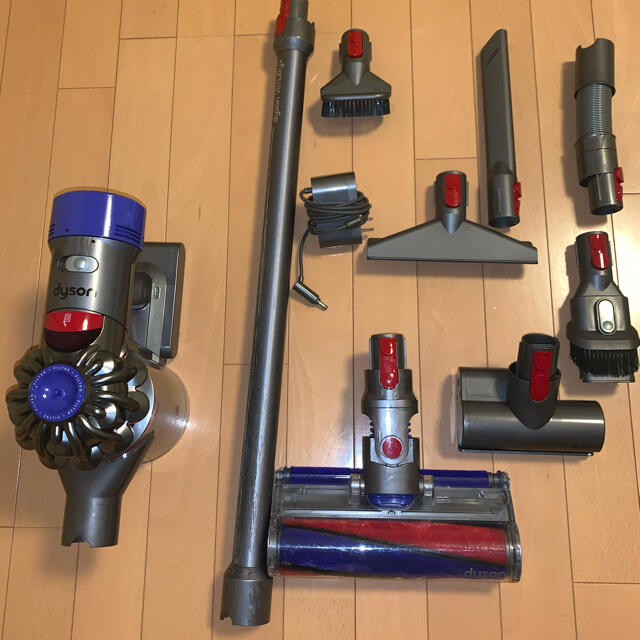 Dyson(ダイソン)のダイソン　掃除機　V8 スマホ/家電/カメラの生活家電(掃除機)の商品写真