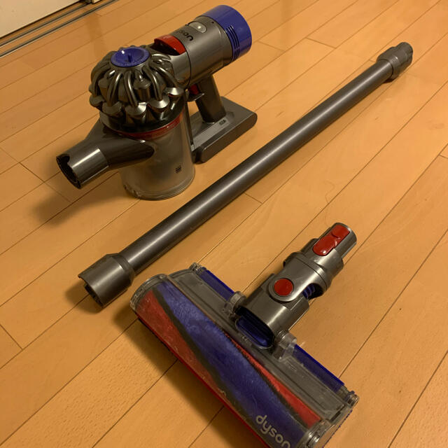 Dyson(ダイソン)のダイソン　掃除機　V8 スマホ/家電/カメラの生活家電(掃除機)の商品写真