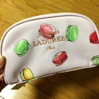 ラデュレ(LADUREE)のマカロンポーチ(ポーチ)