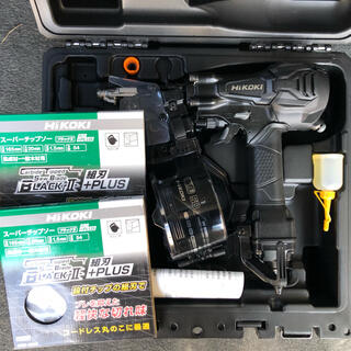 ヒタチ(日立)のハイコーキ   高圧釘打機　NV50HR2 と　チップソー2枚付(工具/メンテナンス)