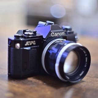 Canon AV-1 + FL 50mm F1.4フィルムカメラ　美品　完動品(フィルムカメラ)