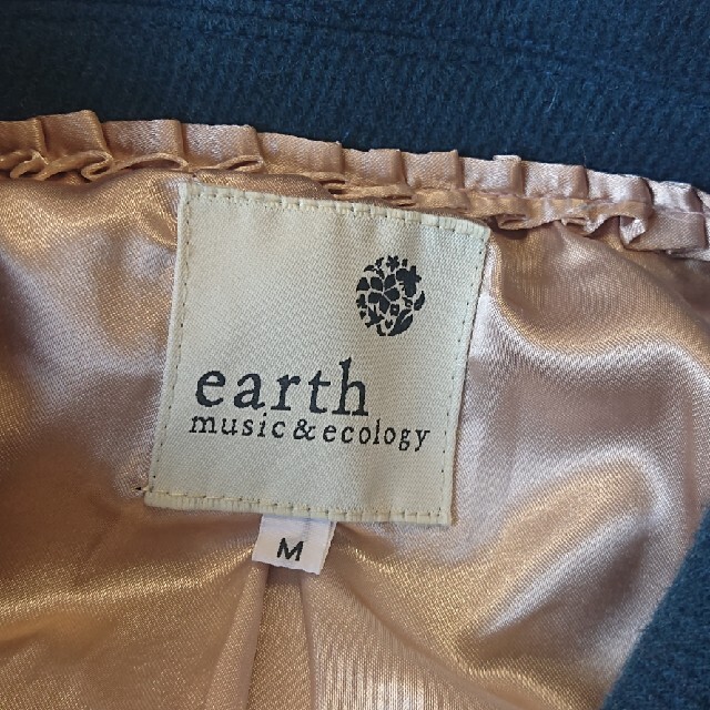 earth music & ecology(アースミュージックアンドエコロジー)のearth music&ecology＊ブローチ付＊グリーンのコート＊Mサイズ レディースのジャケット/アウター(ピーコート)の商品写真