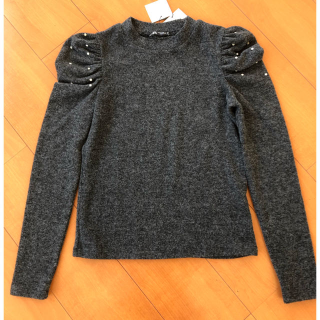 ZARA(ザラ)の新品タグ付★ZARAザラパフスリーブ トップス★グレー レディースのトップス(カットソー(長袖/七分))の商品写真