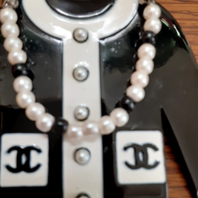 CHANEL(シャネル)のCHANEL好きの方に♥️ブローチ レディースのアクセサリー(ブローチ/コサージュ)の商品写真