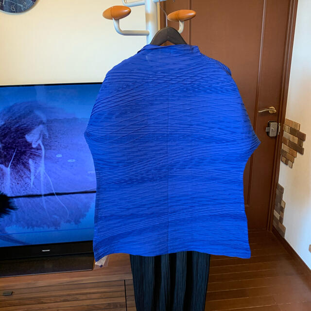 イッセイミヤケ２０１９年　美しい造形的な羽織りジャケット　新品未使用 2