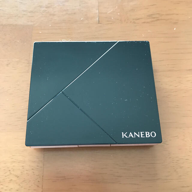 Kanebo(カネボウ)のカネボウ　セレクションカラーズアイシャドウ　02 コスメ/美容のベースメイク/化粧品(アイシャドウ)の商品写真