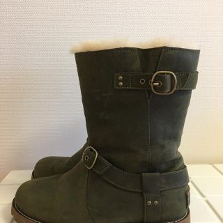 アグ(UGG)のUGG ムートンブーツ　エンジニアブーツ　【新品・未使用】(ブーツ)