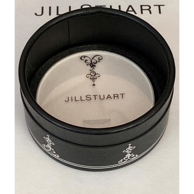 JILLSTUART(ジルスチュアート)のジルスチュアート　新品・限定フェイス&ボディパウダー コスメ/美容のベースメイク/化粧品(フェイスパウダー)の商品写真