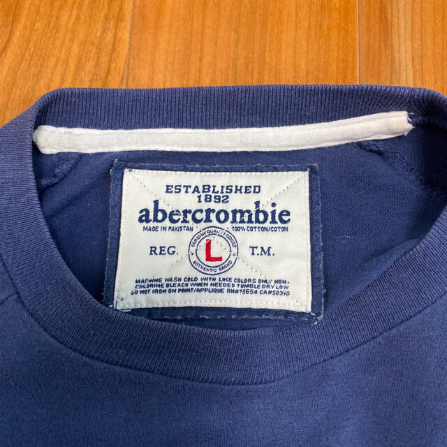 Abercrombie&Fitch(アバクロンビーアンドフィッチ)の⭕️アバクロンビー⭕️レディース⭕️長袖Tシャツ⭕️ヴィンテージ風合/ネイビー レディースのトップス(Tシャツ(長袖/七分))の商品写真