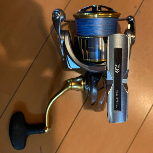 DAIWA(ダイワ)のリール　Daiwa FREAMS LT3000 PEライン付き スポーツ/アウトドアのフィッシング(リール)の商品写真