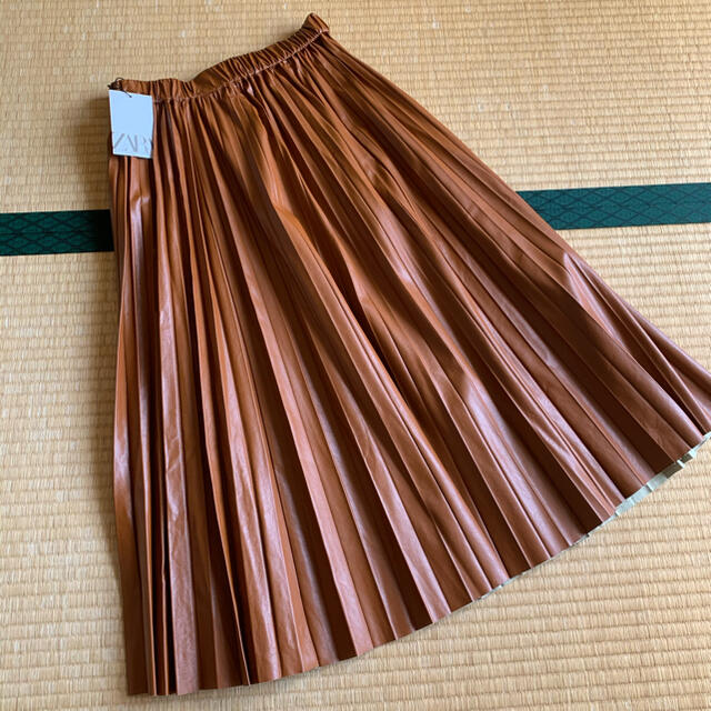 ZARA(ザラ)のZARAフェイクレザースカート レディースのスカート(ロングスカート)の商品写真