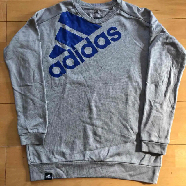 adidas(アディダス)の＊adidas アディダス＊赤 トレーナー 160cm＊ キッズ/ベビー/マタニティのキッズ服男の子用(90cm~)(Tシャツ/カットソー)の商品写真