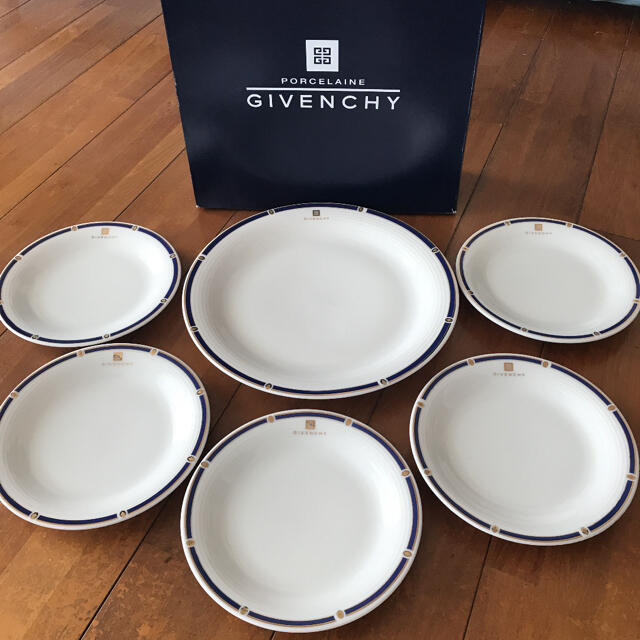 GIVENCHY(ジバンシィ)の[新品、未使用] G IVENCHY パーティセット　6枚 インテリア/住まい/日用品のキッチン/食器(食器)の商品写真