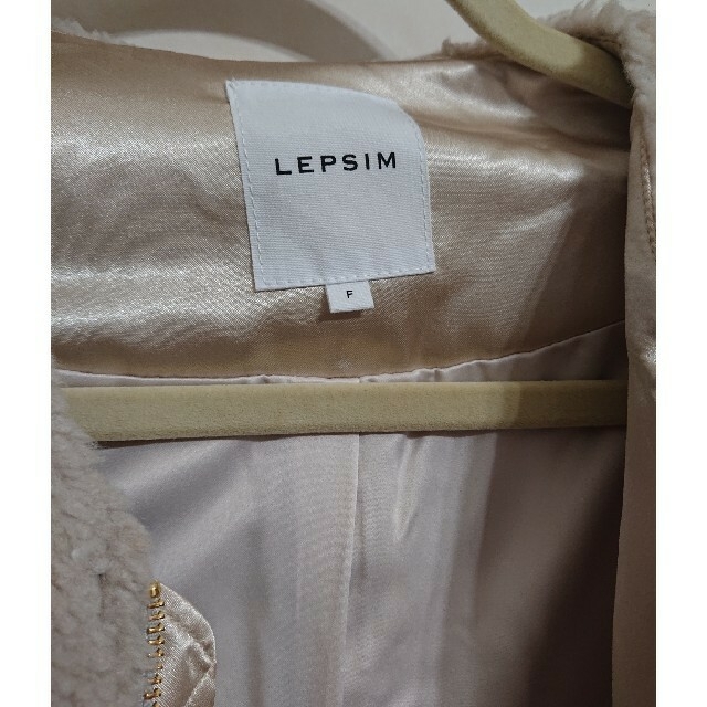 LEPSIM(レプシィム)のLEPSIM ボアコート アウター ユニクロ GU しまむら ローリーズファーム レディースのジャケット/アウター(ロングコート)の商品写真