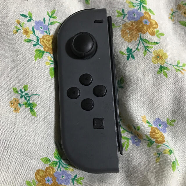 Nintendo Switch(ニンテンドースイッチ)のジョイコン　ジャンク  エンタメ/ホビーのゲームソフト/ゲーム機本体(家庭用ゲーム機本体)の商品写真