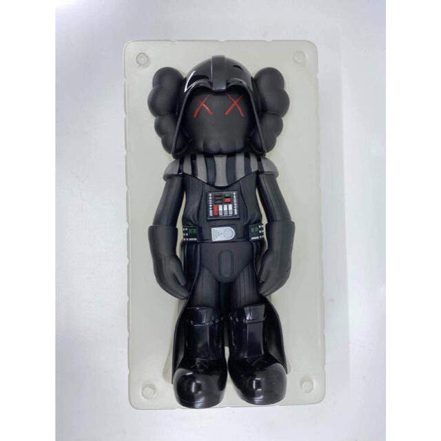 MEDICOM TOY(メディコムトイ)のkaws darth vader originalfakeカウズstarwars エンタメ/ホビーのフィギュア(その他)の商品写真