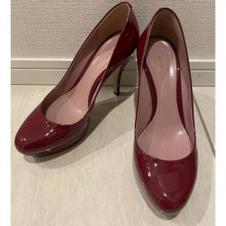 グッチ(Gucci)のGUCCI グッチ　エナメルパンプス　赤(ハイヒール/パンプス)