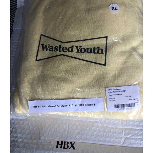 xL ☆ wasted youth x minions hoodie