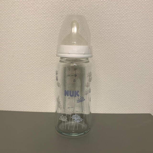 Pigeon(ピジョン)のNUK ほ乳びん (ガラス製)  240ml ホワイトリーフ キッズ/ベビー/マタニティの授乳/お食事用品(哺乳ビン)の商品写真