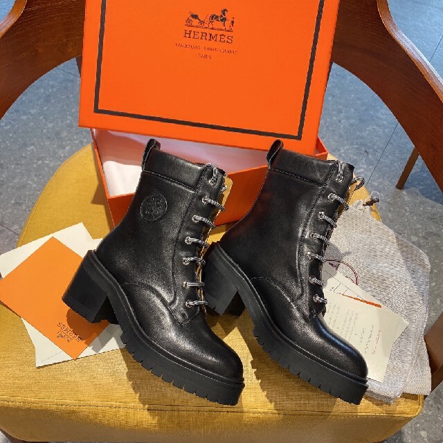Hermes エルメス ショートブーツ スニーカーの通販 By Pi S Shop エルメスならラクマ Hermes エルメス ショートブーツ スニーカーの通販 By Pi S Shop エルメスならラクマ