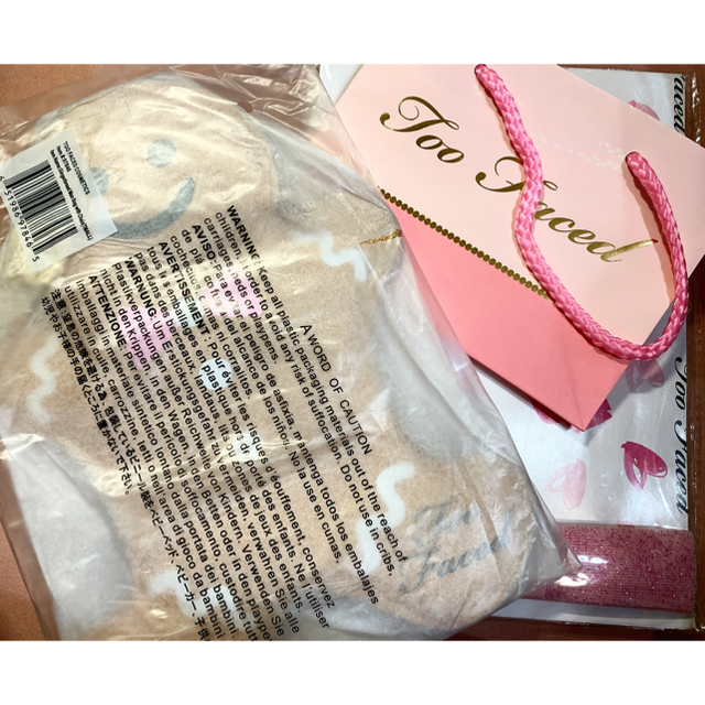 Too Faced(トゥフェイス)のTooFaced ジンジャーブレッドマン ポーチ エンタメ/ホビーのエンタメ その他(その他)の商品写真