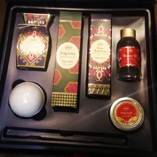 最終値下げ!送料込み:SABON クリスマスコフレ2018 新品未使用