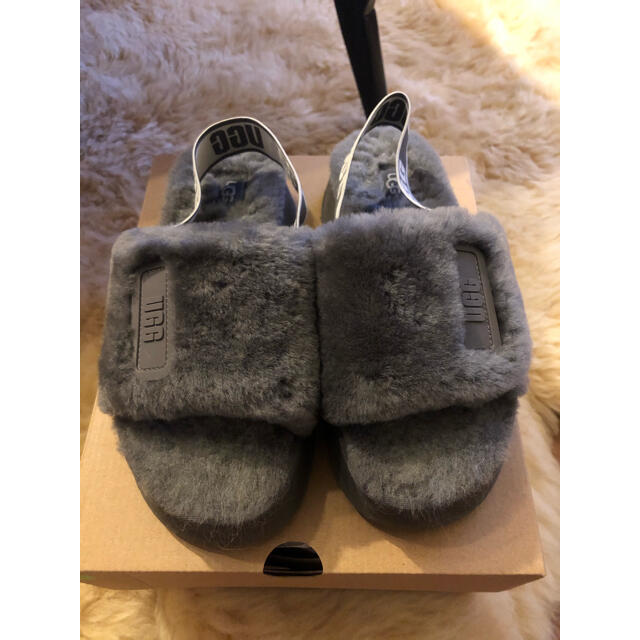 UGG/DISCO SLIDE フラッフサンダル