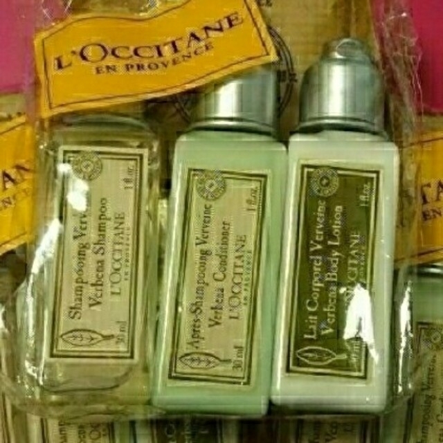 L'OCCITANE(ロクシタン)のL'OCCITANE 3点セット 恋を呼ぶハーブ 保湿 クリーム 乳液 旅行風呂 コスメ/美容のキット/セット(サンプル/トライアルキット)の商品写真