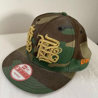 ココロブランド(COCOLOBLAND)の裏庭　NEWERA キャップ　TERRY THE AKI 06 迷彩　レア　美品(キャップ)