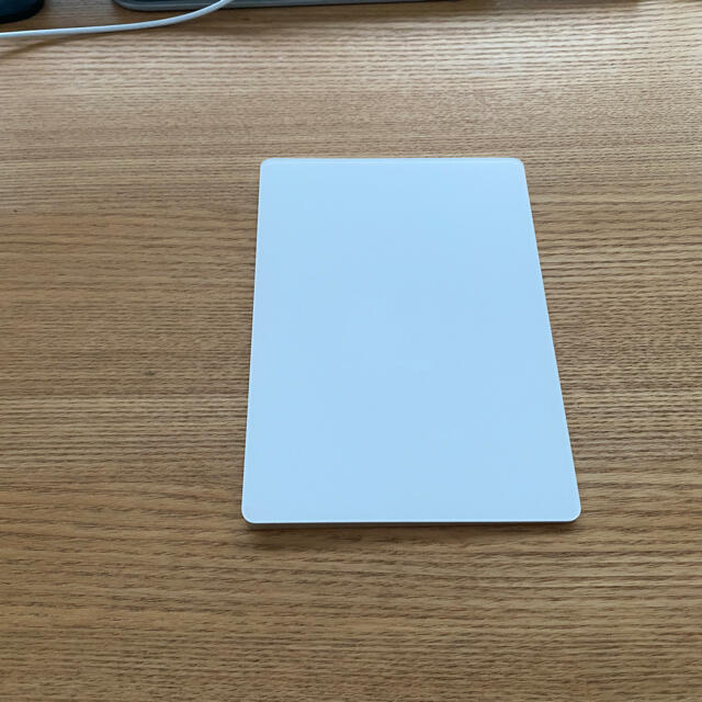 Apple(アップル)のMagic Trackpad 2の販売です。 スマホ/家電/カメラのPC/タブレット(PC周辺機器)の商品写真